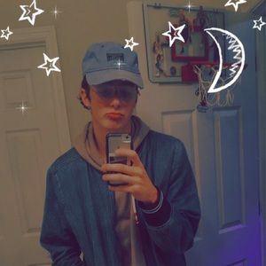 Meet your Posher, Devin